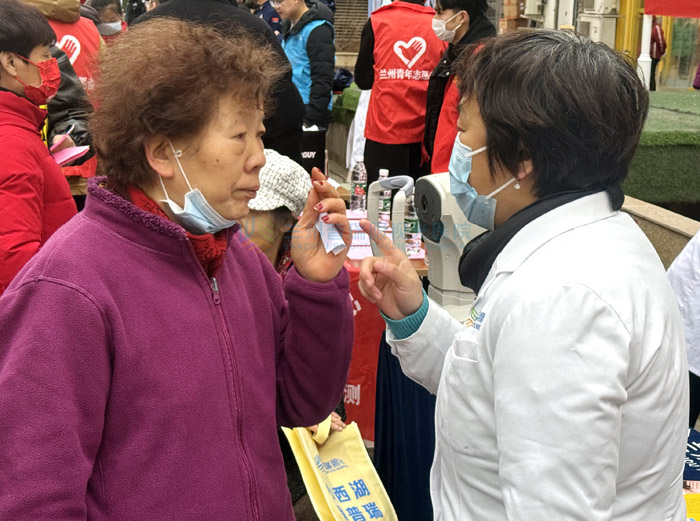 蘭州普瑞眼視光醫院3.5雷鋒日公益活動